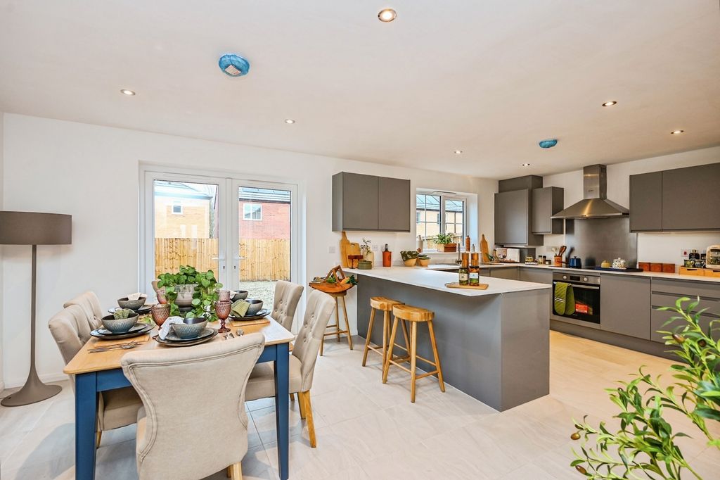 Property photo 2 of 15 Pbox-Img.Jpg