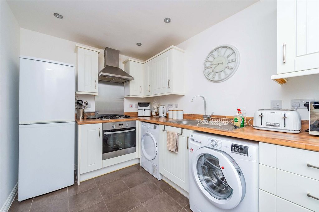 Property photo 2 of 34 Picture No. 04