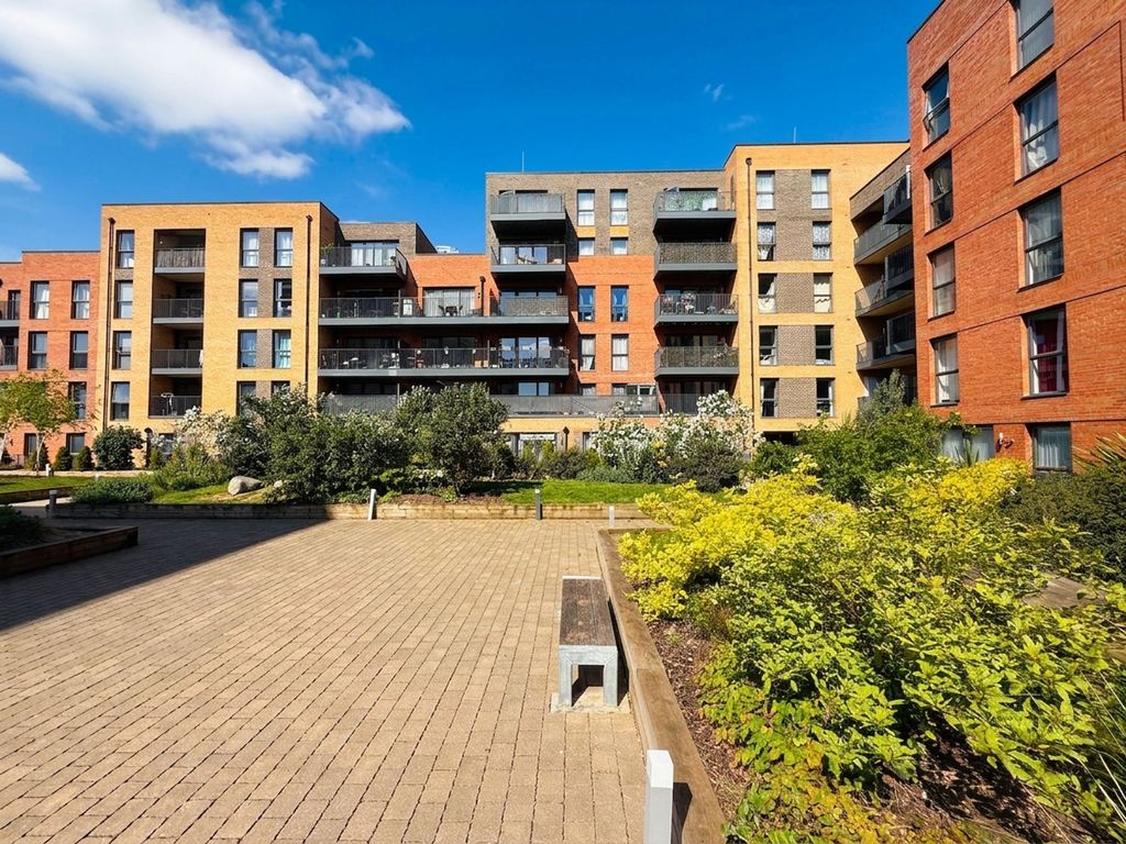 Property photo 3 of 20