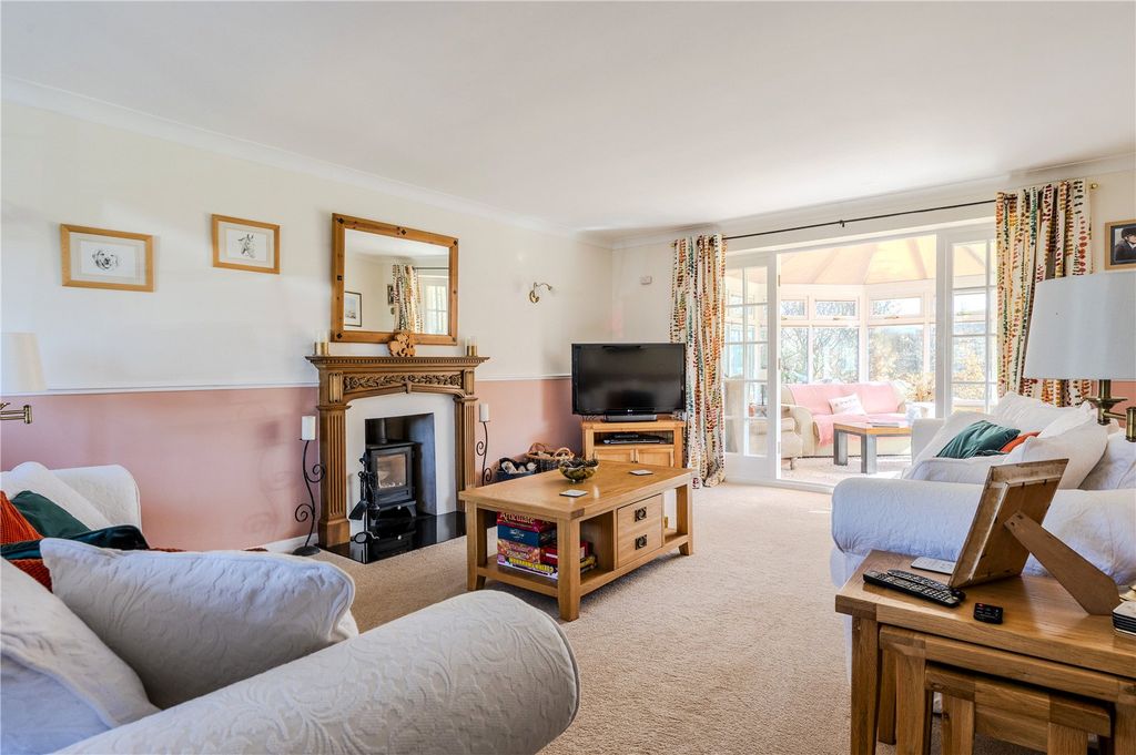 Property photo 3 of 15 Sitting Room