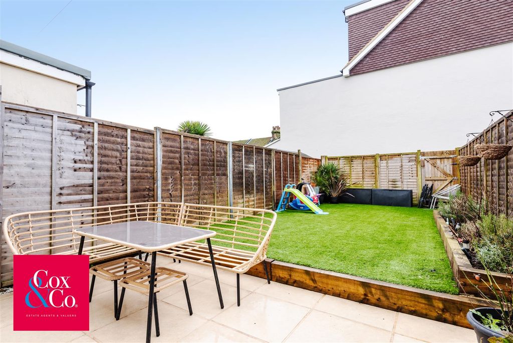 Property photo 3 of 14 81N_6281.Jpg