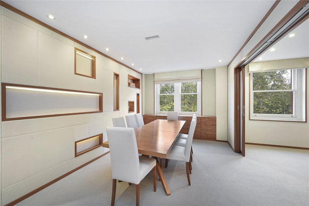 Property photo 2 of 9 Dining Area