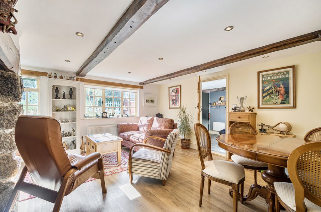 Property photo 3 of 11 Lounge/Diner