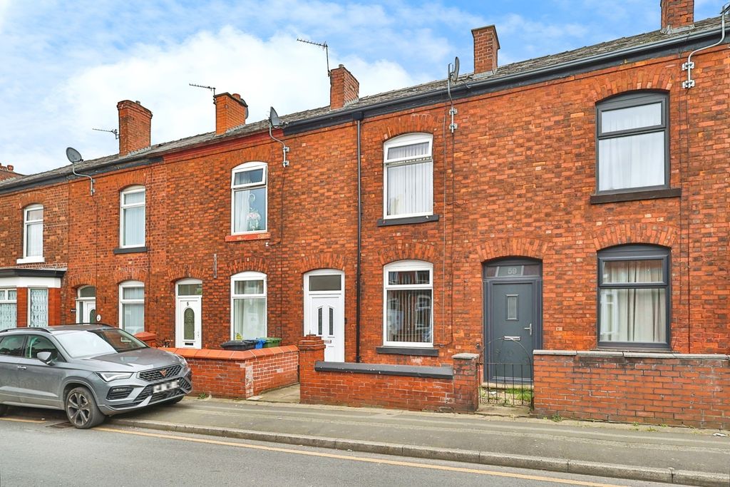 Property photo 1 of 16 External