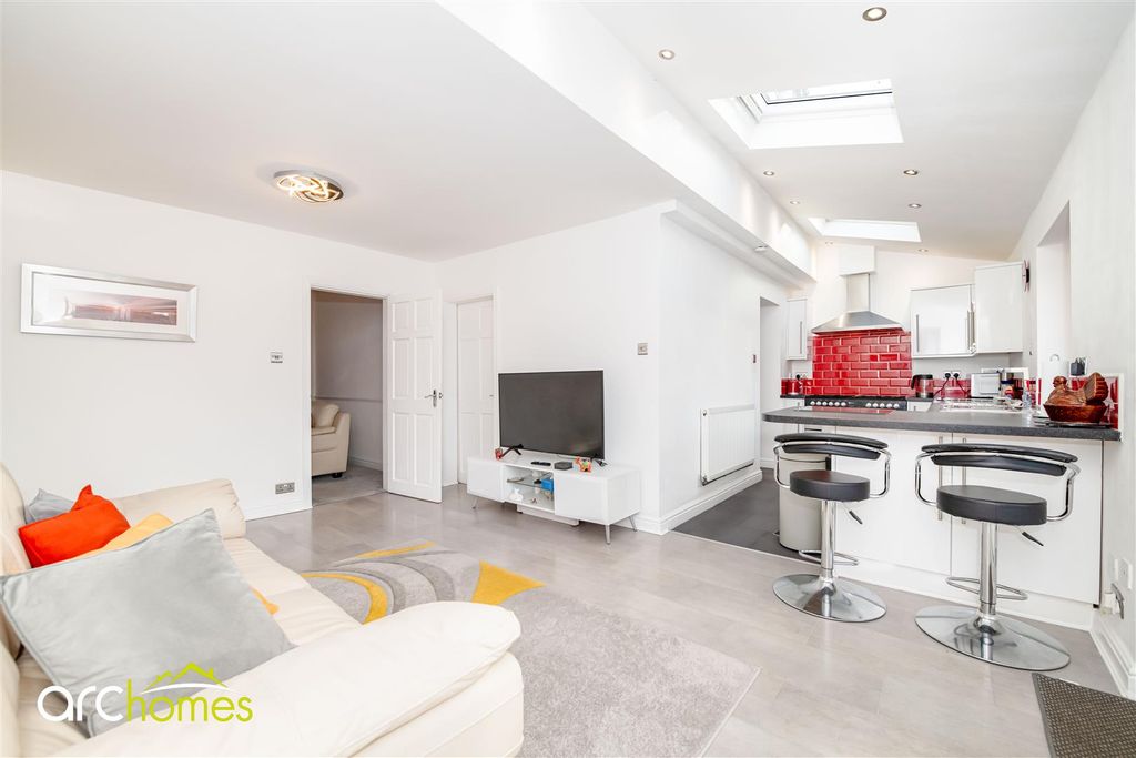 Property photo 3 of 40 Lovers-20.Jpg