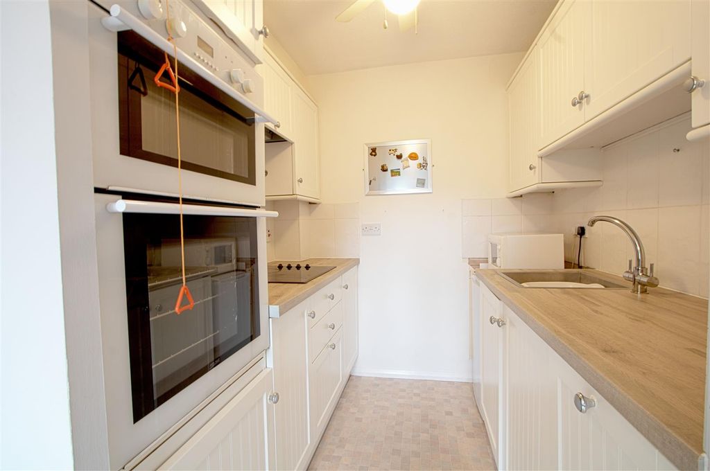 Property photo 2 of 12 Kitch1.Jpg