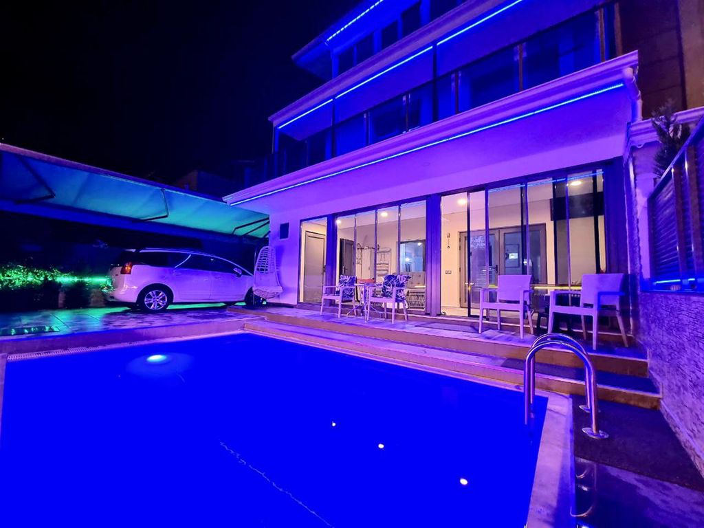 Property photo 1 of 23 Lavish Villa With A Private Pool For Sale In Belek Near Golf Courses - Villa With Private Pool And Parking