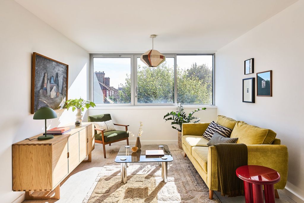 Property photo 1 of 24