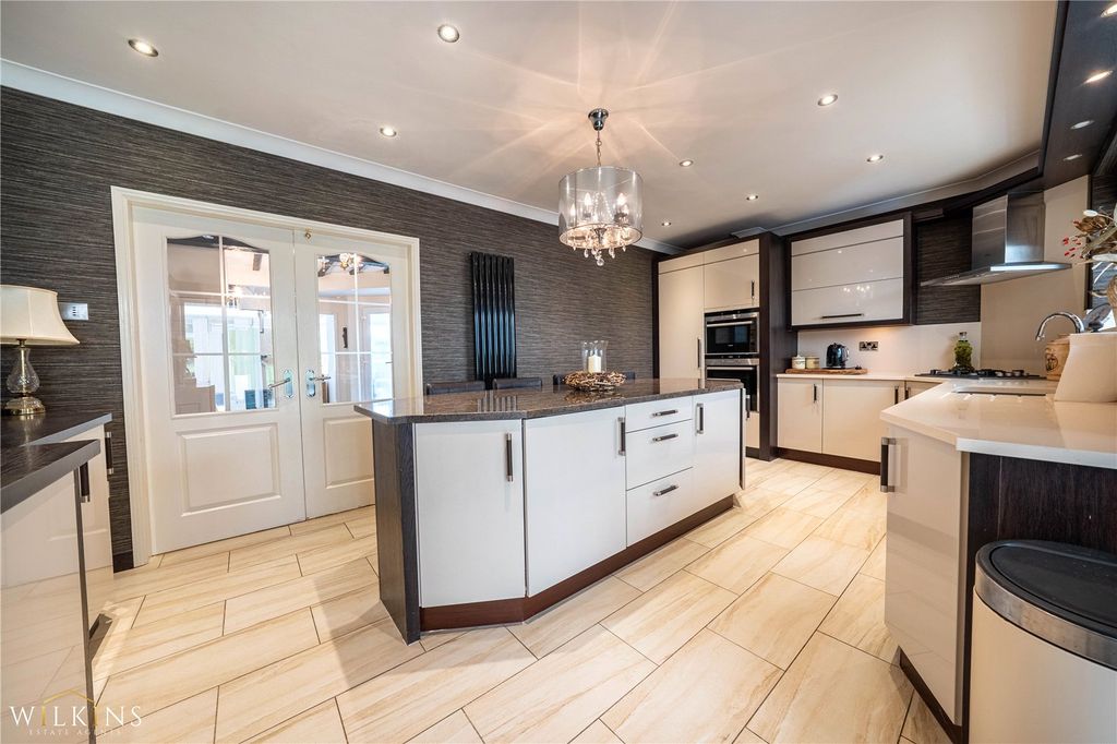 Property photo 3 of 45 Picture No. 30