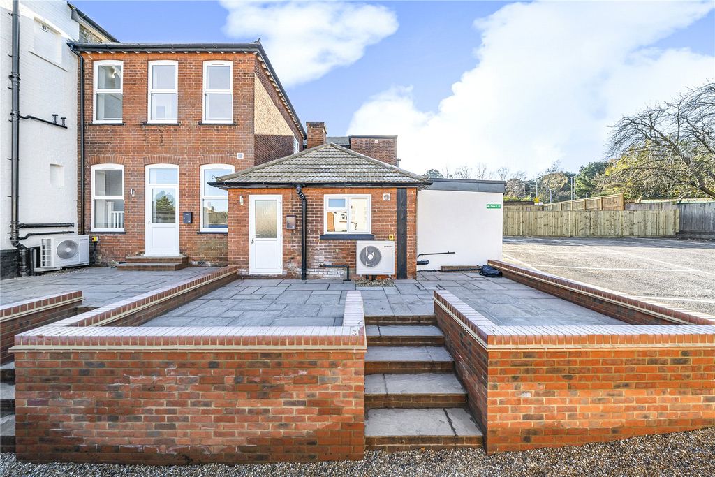 Property photo 2 of 21 Outdoor Space