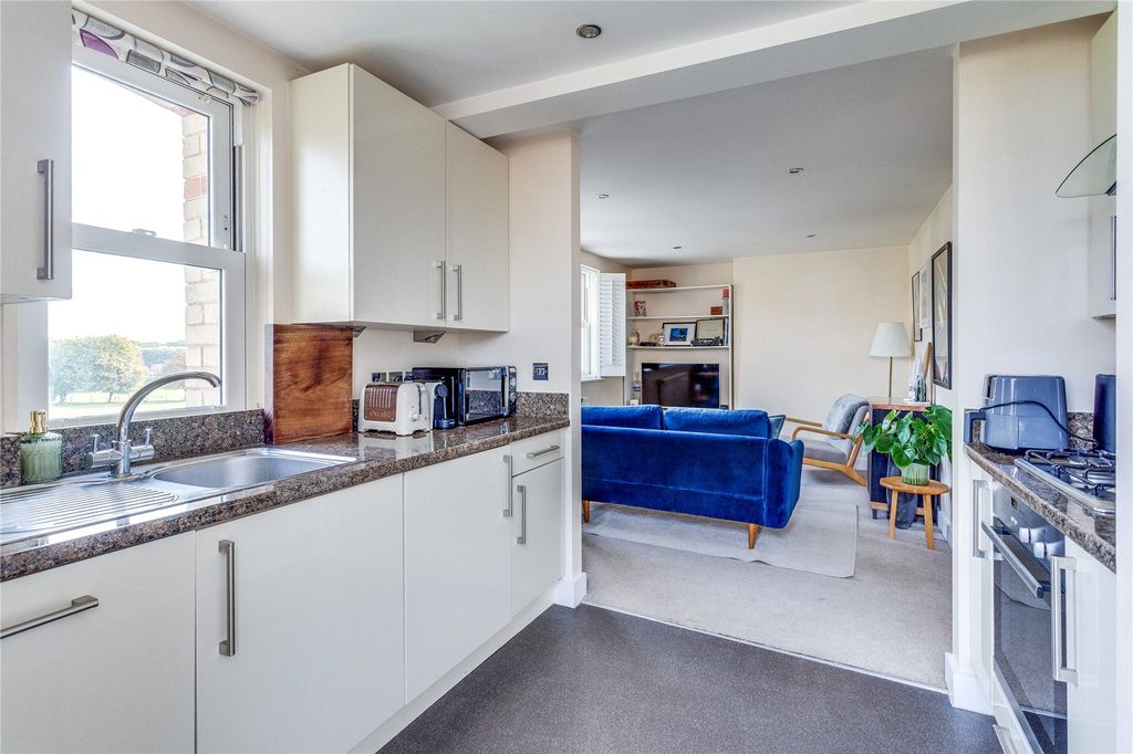 Property photo 3 of 14 Kitchen