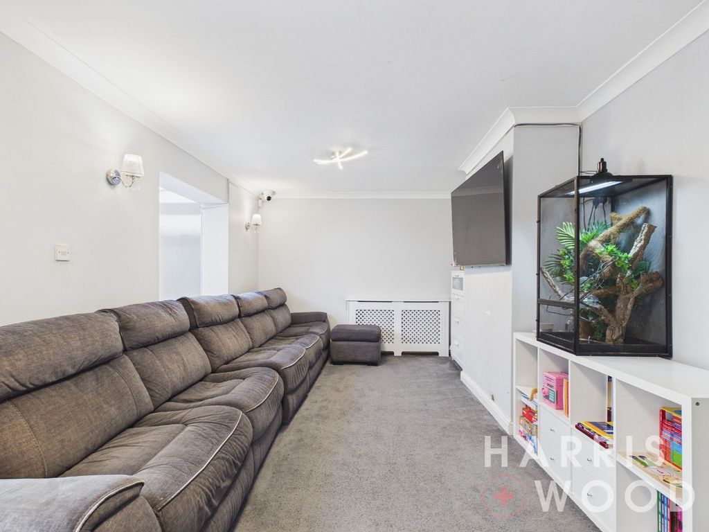 Property photo 3 of 40 4951394