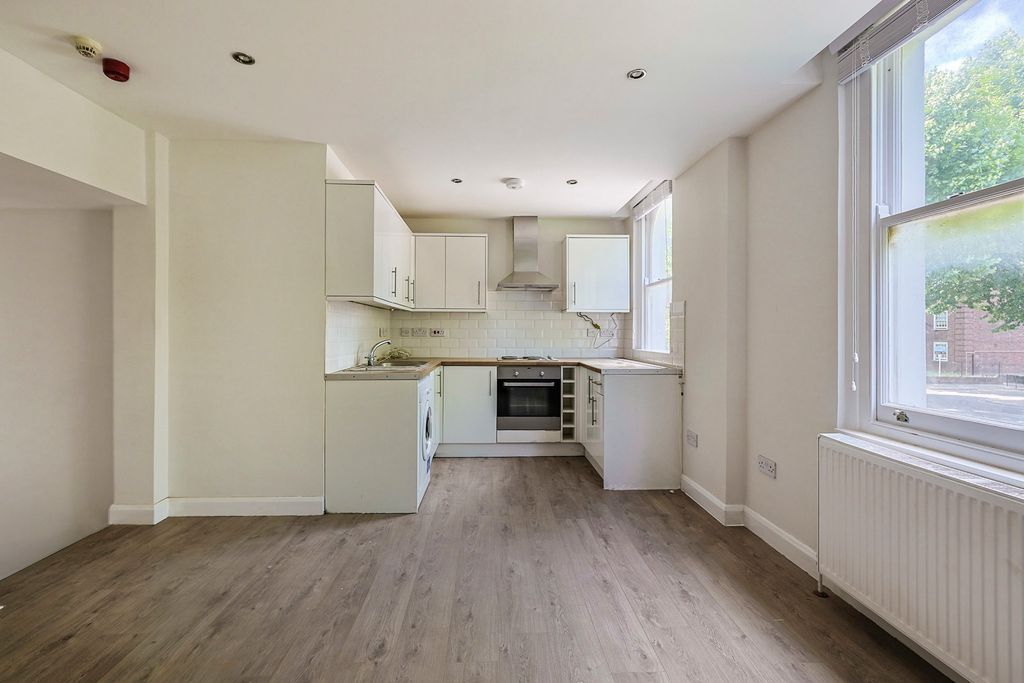 Property photo 2 of 8 Pbox-Img.Jpg