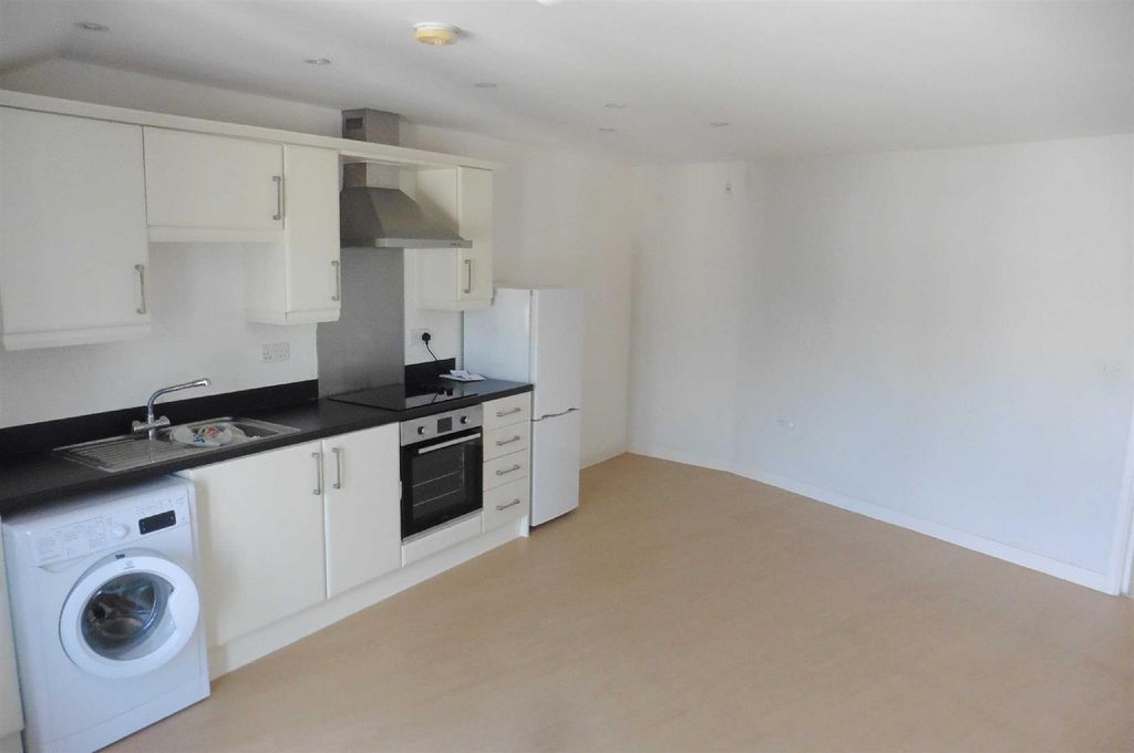 Property photo 3 of 6