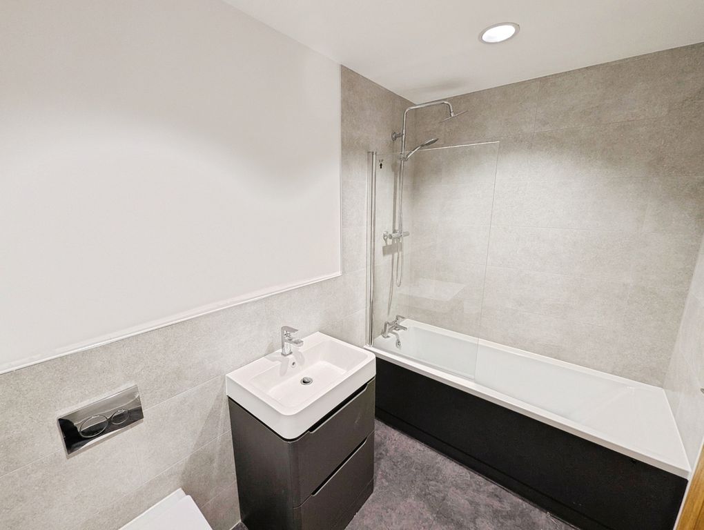 Property photo 3 of 8 Pbox-Img.Jpg