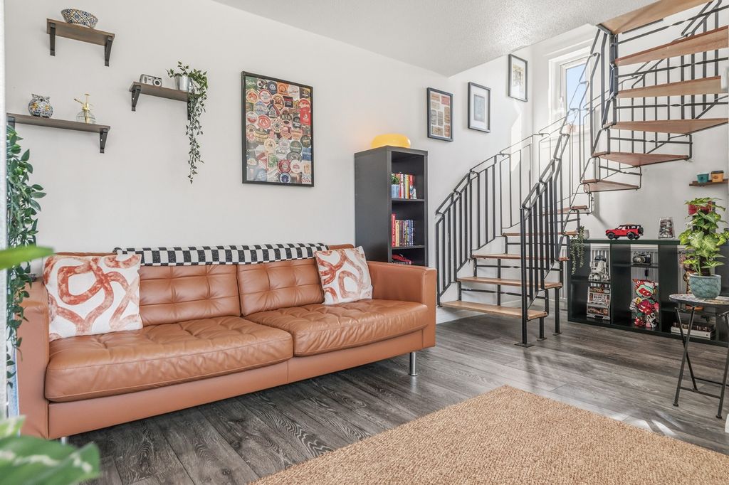 Property photo 3 of 20 5251388