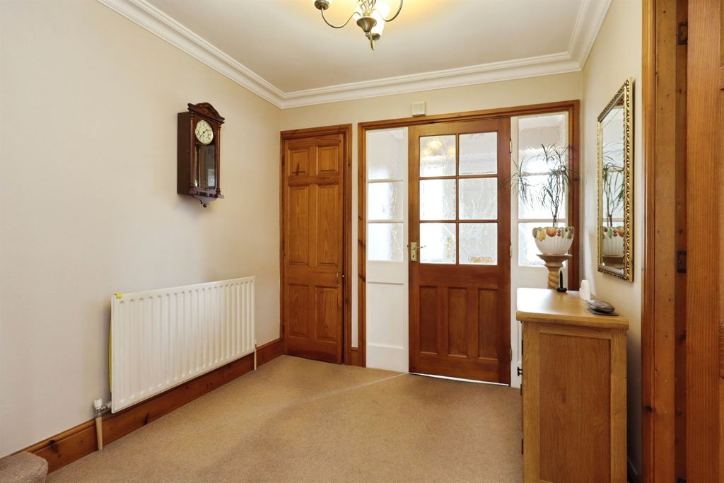 Property photo 3 of 21