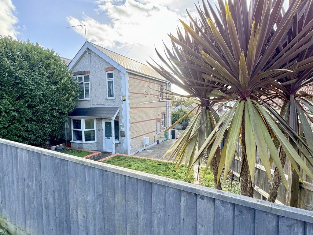 Property photo 2 of 22