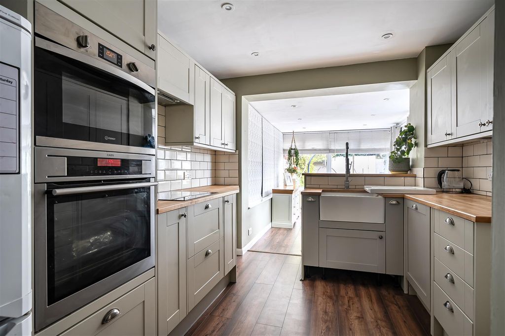 Property photo 3 of 23 1439809-15-69d8E503F1ce1.Jpg