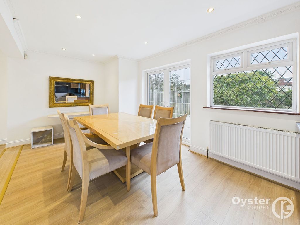 Property photo 3 of 26 Dining