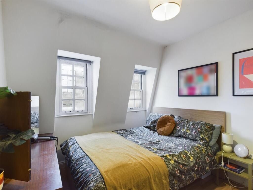 Property photo 3 of 4 4810272