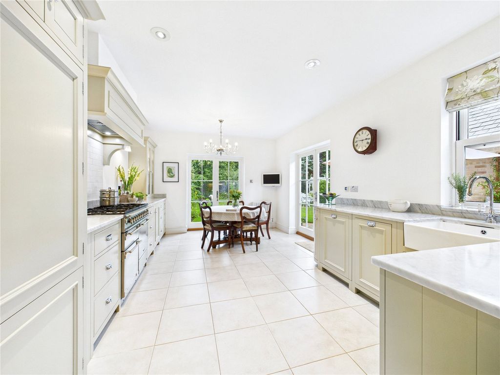 Property photo 2 of 32 Picture No. 27