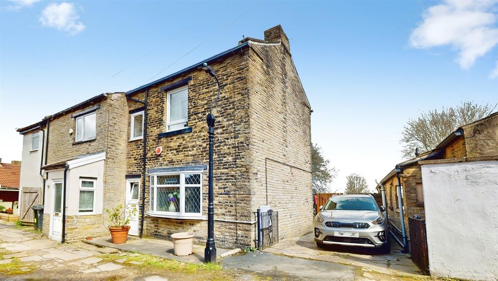 Property photo 1 of 11 External