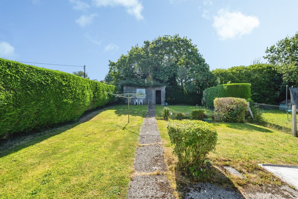 Property photo 2 of 10