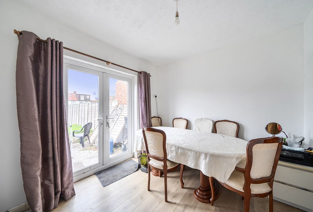 Property photo 3 of 10 1442417-10-69E643...