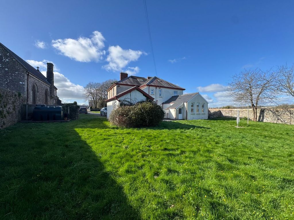 Property photo 2 of 63