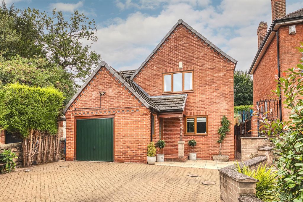 Property photo 1 of 34