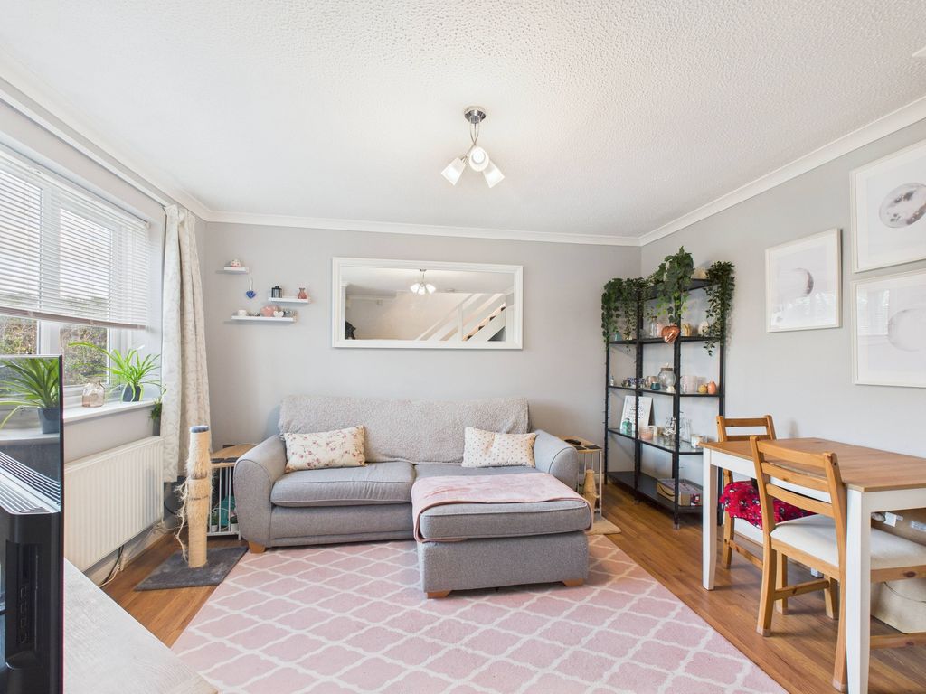 Property photo 3 of 14 Lounge