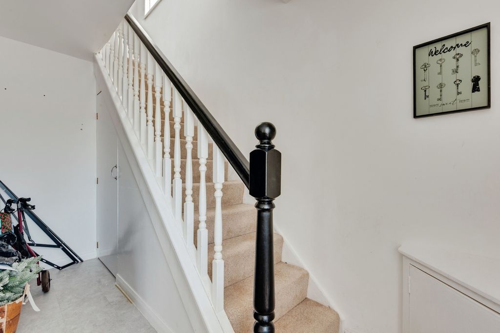 Property photo 2 of 18 Pbox-Img.Jpg