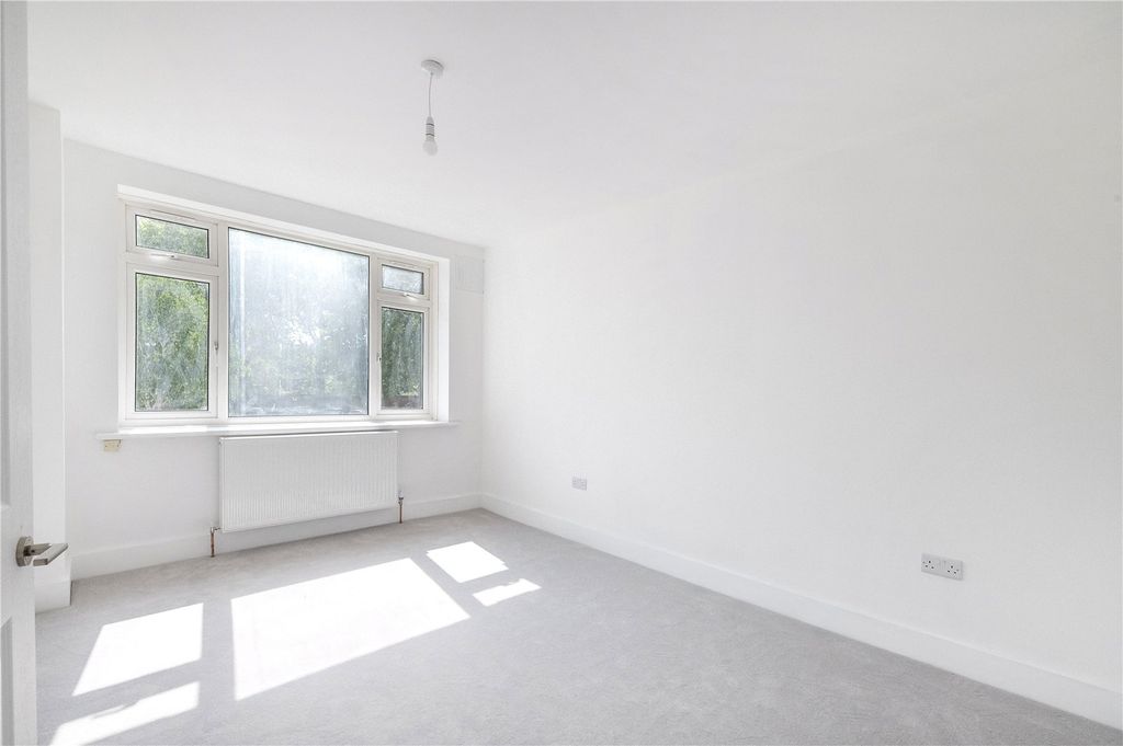 Property photo 3 of 12 Bedroom