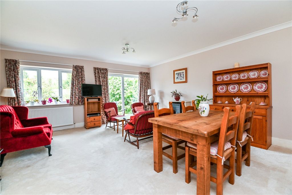 Property photo 2 of 15 Picture No. 04