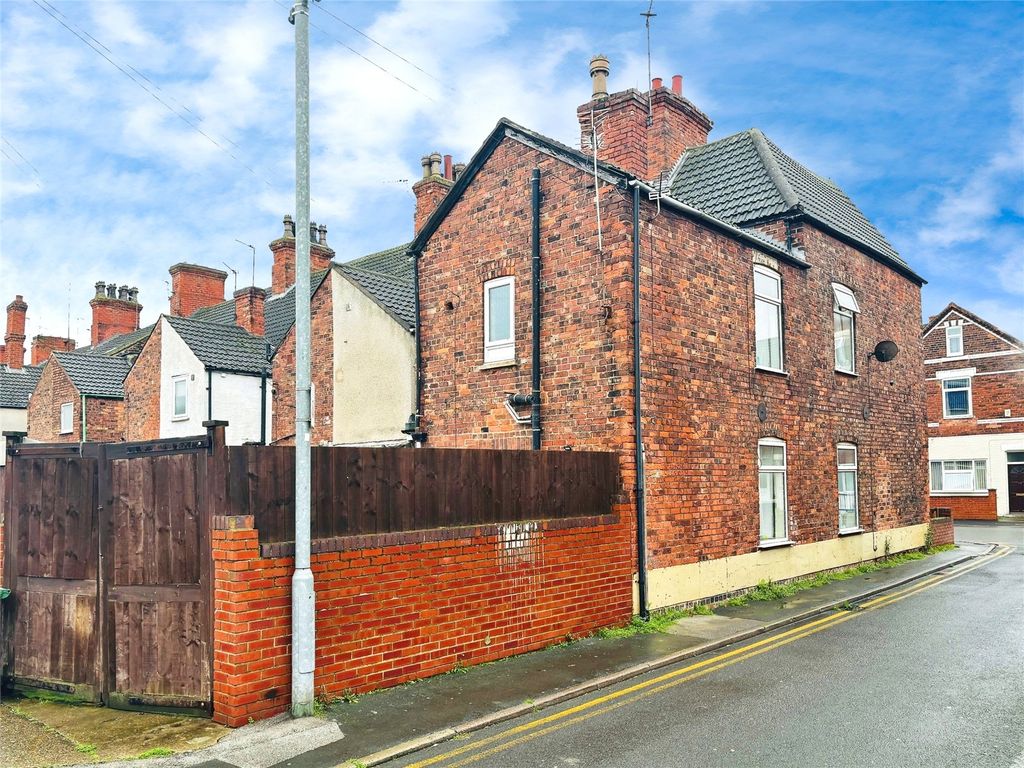 Property photo 3 of 4 Side View