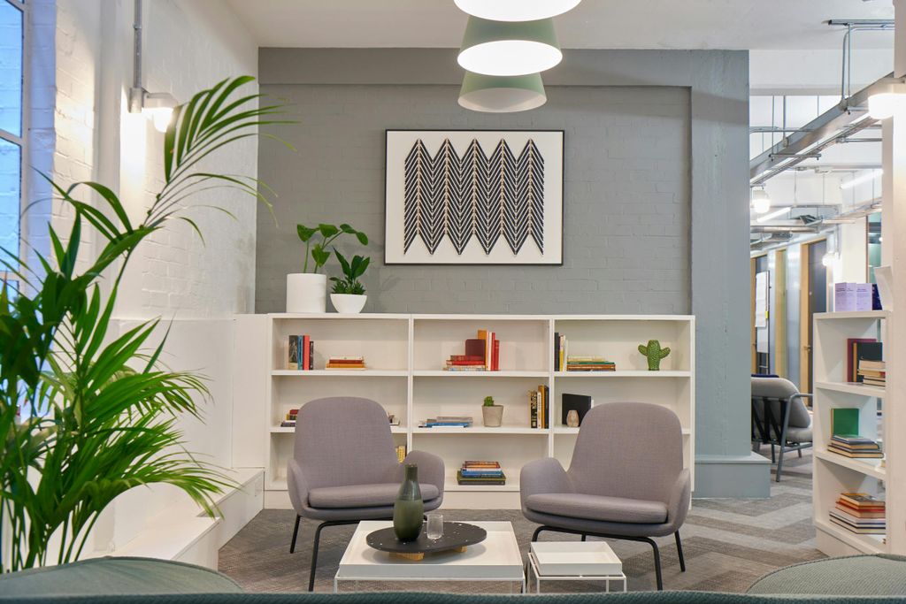 Property photo 2 of 6 Lounge.Jpg