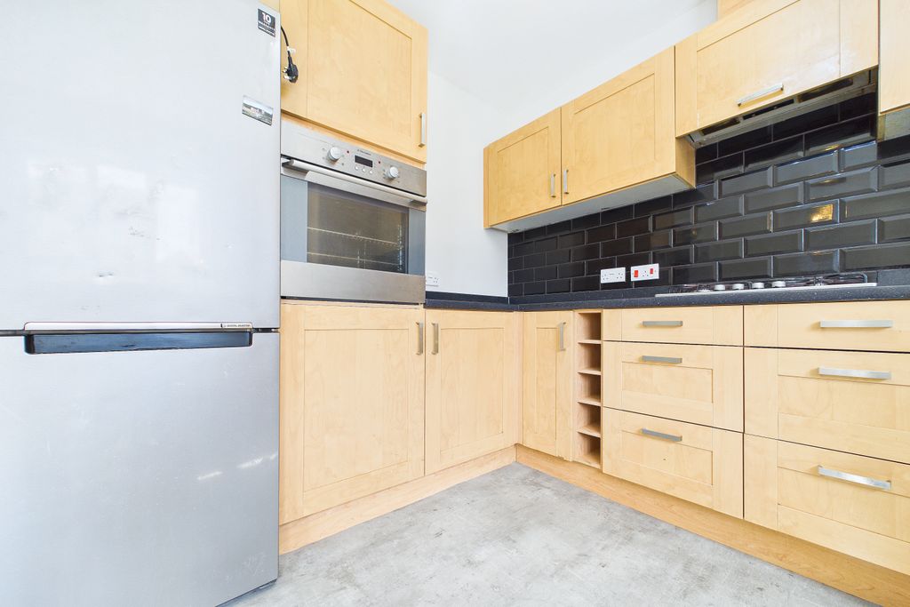 Additional image 7 of 3 bed semi-detached house to rentWhitehaugh Road G53