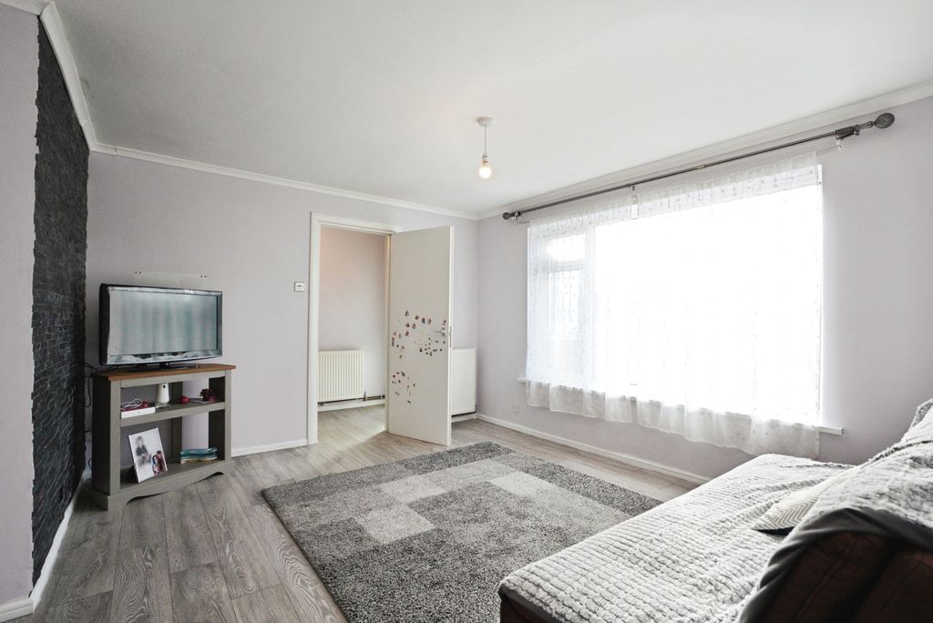 Property photo 3 of 14 Photo