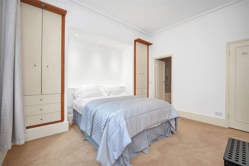 Property photo 3 of 5