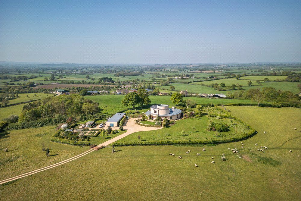Property photo 2 of 33 Swainscombe Farm