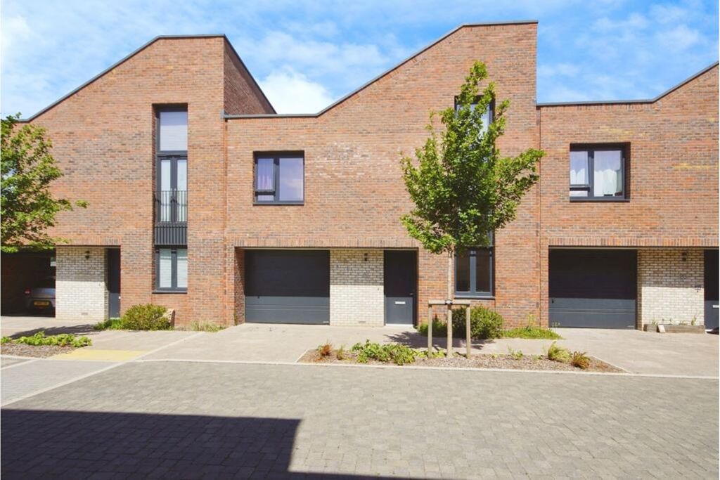 Property photo 1 of 25 Front