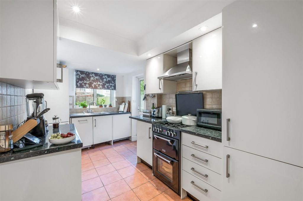 Property photo 3 of 13
