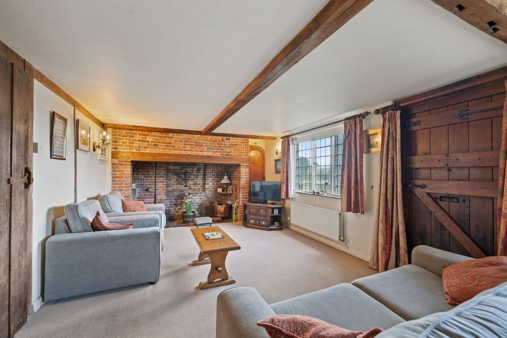 Property photo 2 of 22