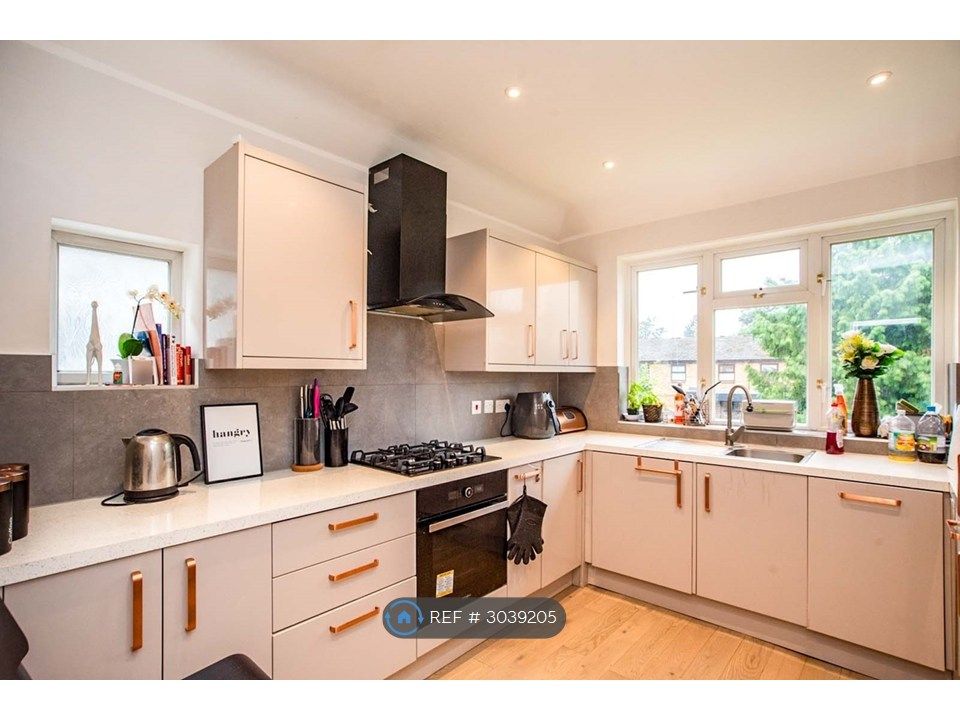 Property photo 2 of 15 Kitchen