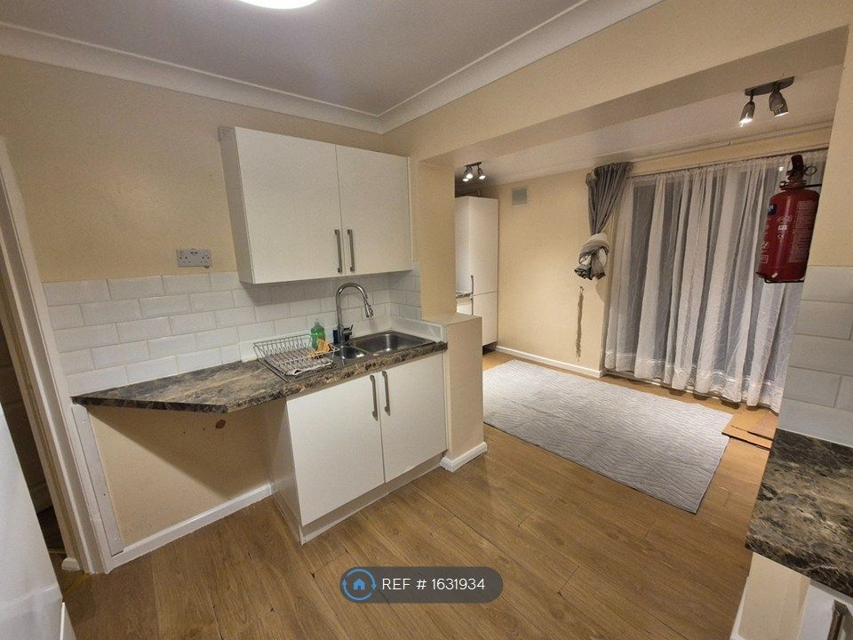 Property photo 3 of 12 Kitchen / Diner