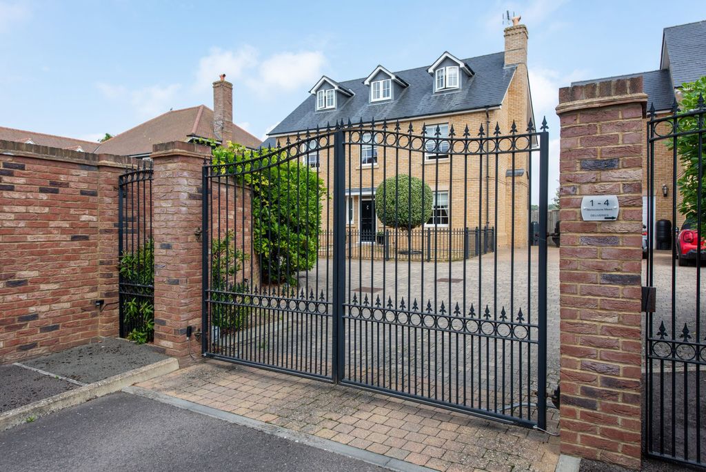 Property photo 1 of 34