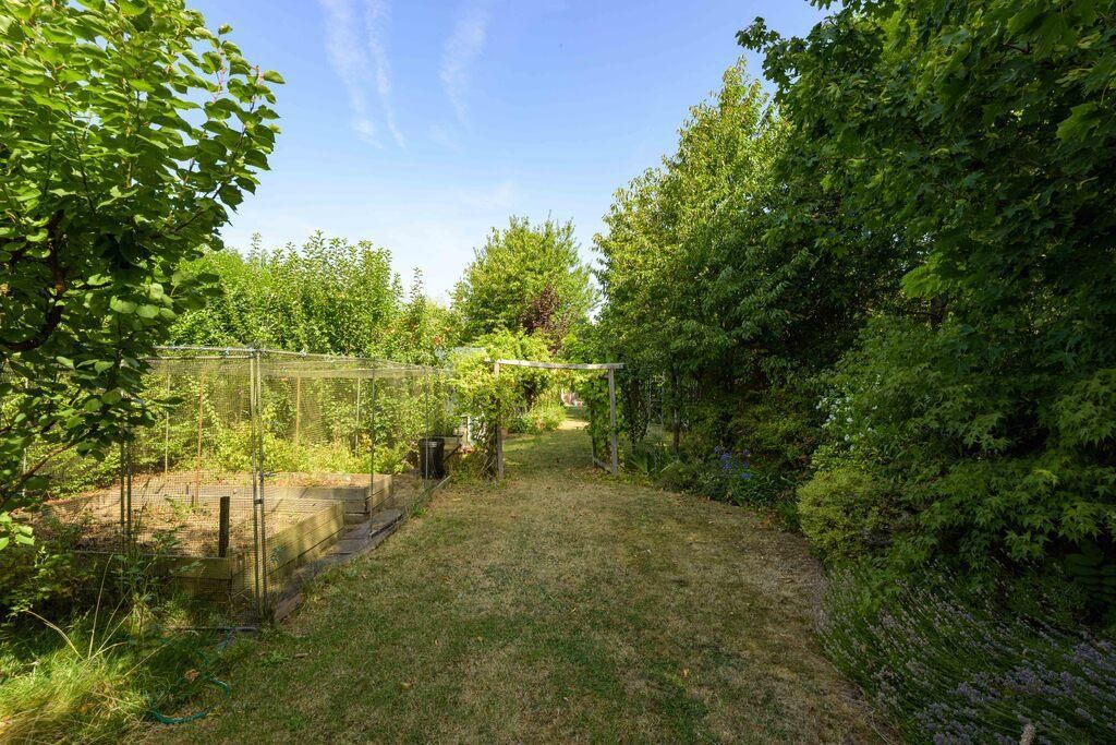 Property photo 2 of 31