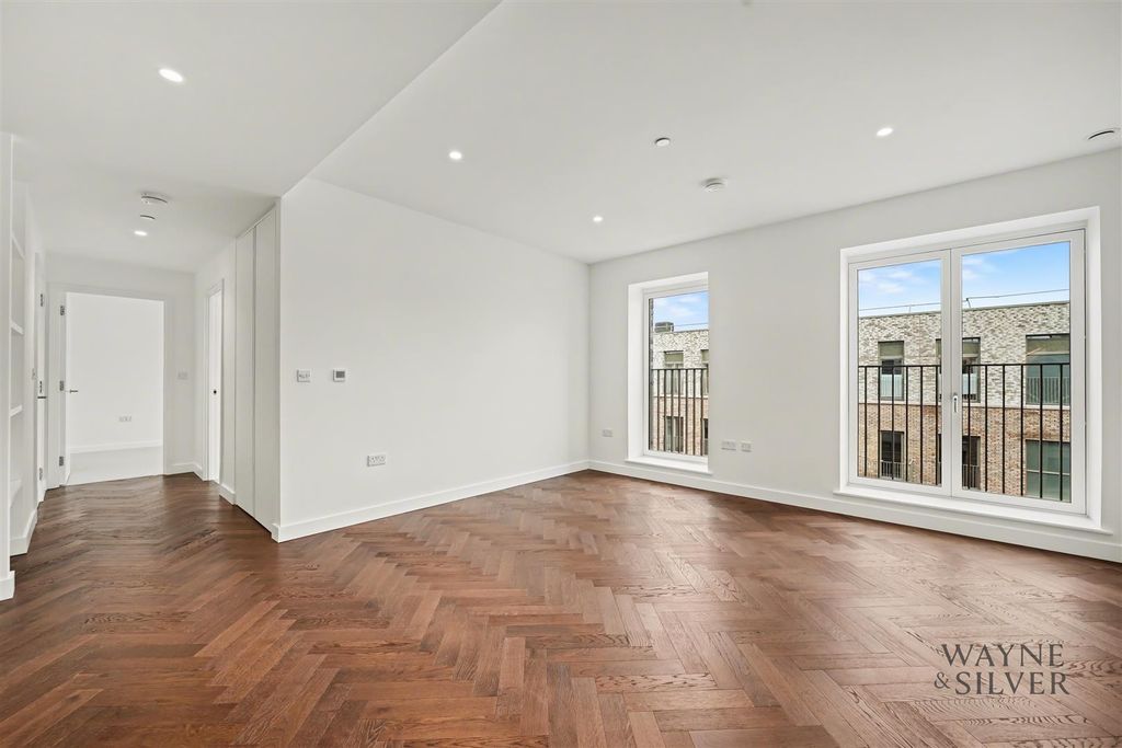 Property photo 2 of 19