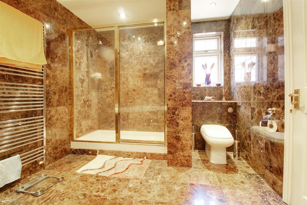 Additional image 9 of 5 bed detached house for saleMymms Drive, Brookmans Park AL9